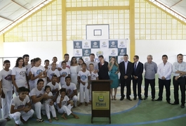 Governador entrega Quadra Poliesportiva em Campo Maior